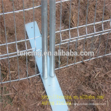 temporary wire fence with bends